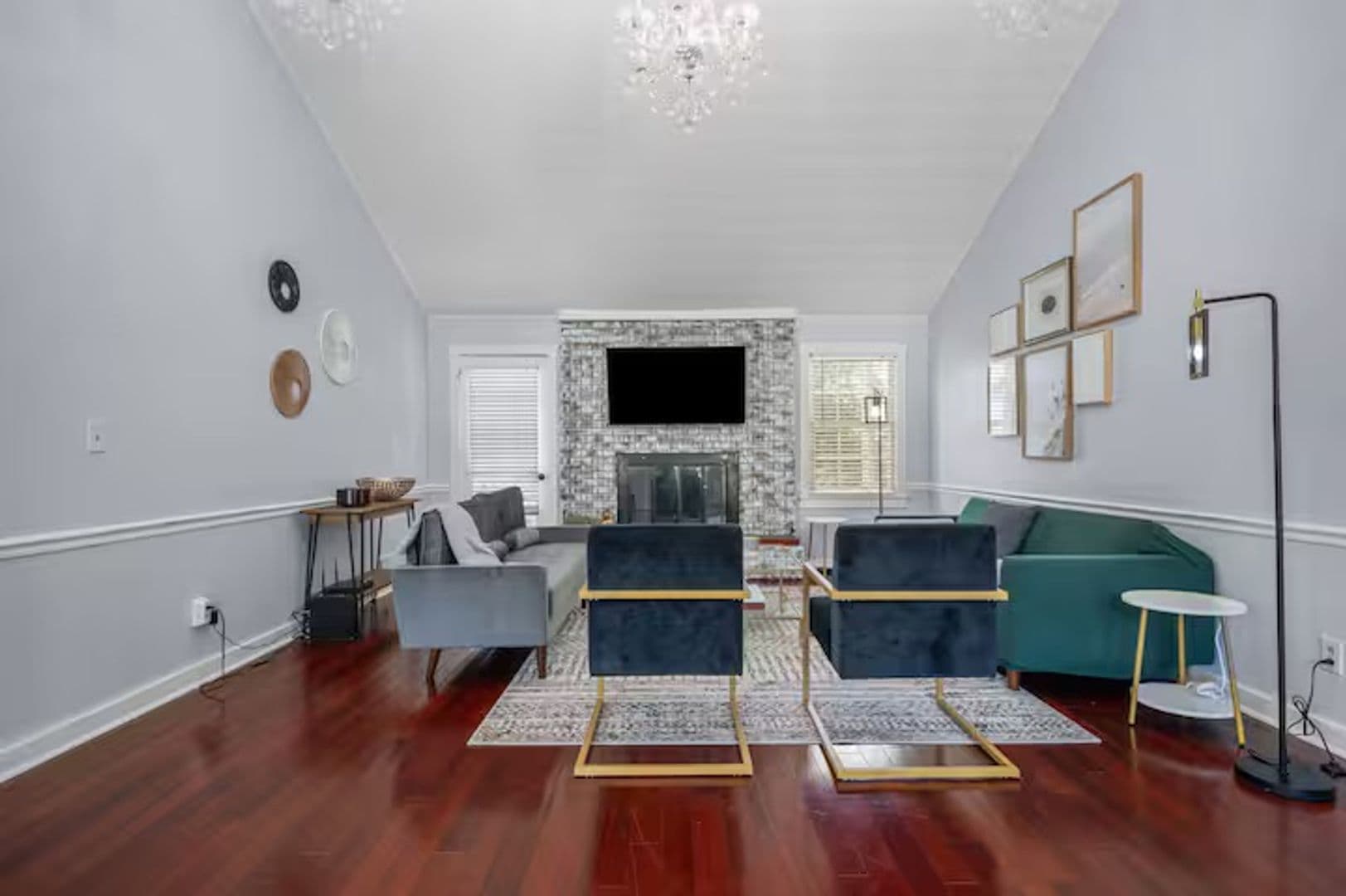 Lilburn House: 493 Greg Dr SW