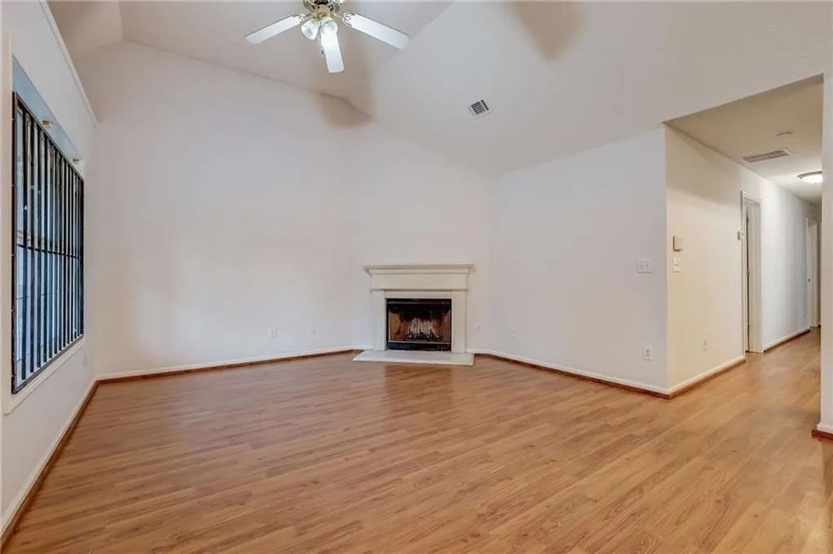 Union City House: 3865 Cypress Pointe Dr