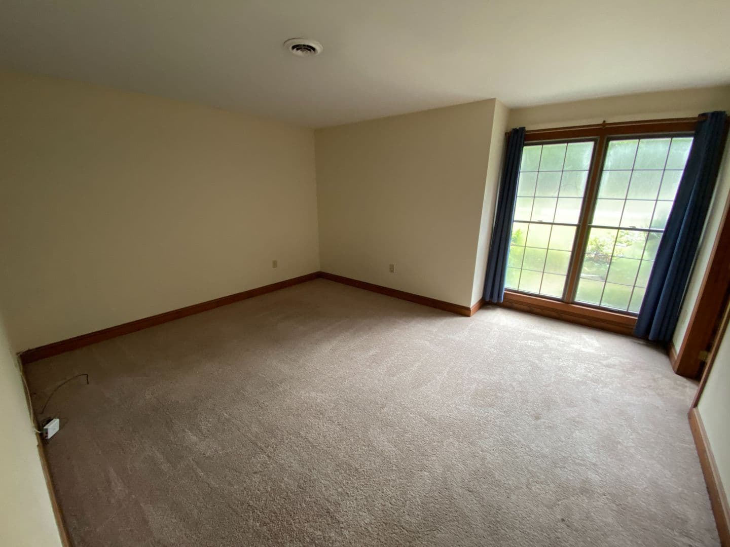 Raleigh House: 700 Grove Ave