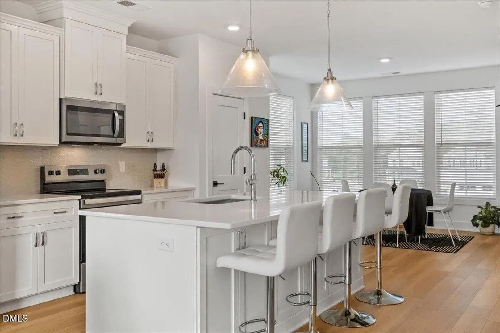 Knightdale House: 522 Billingshurst Wy