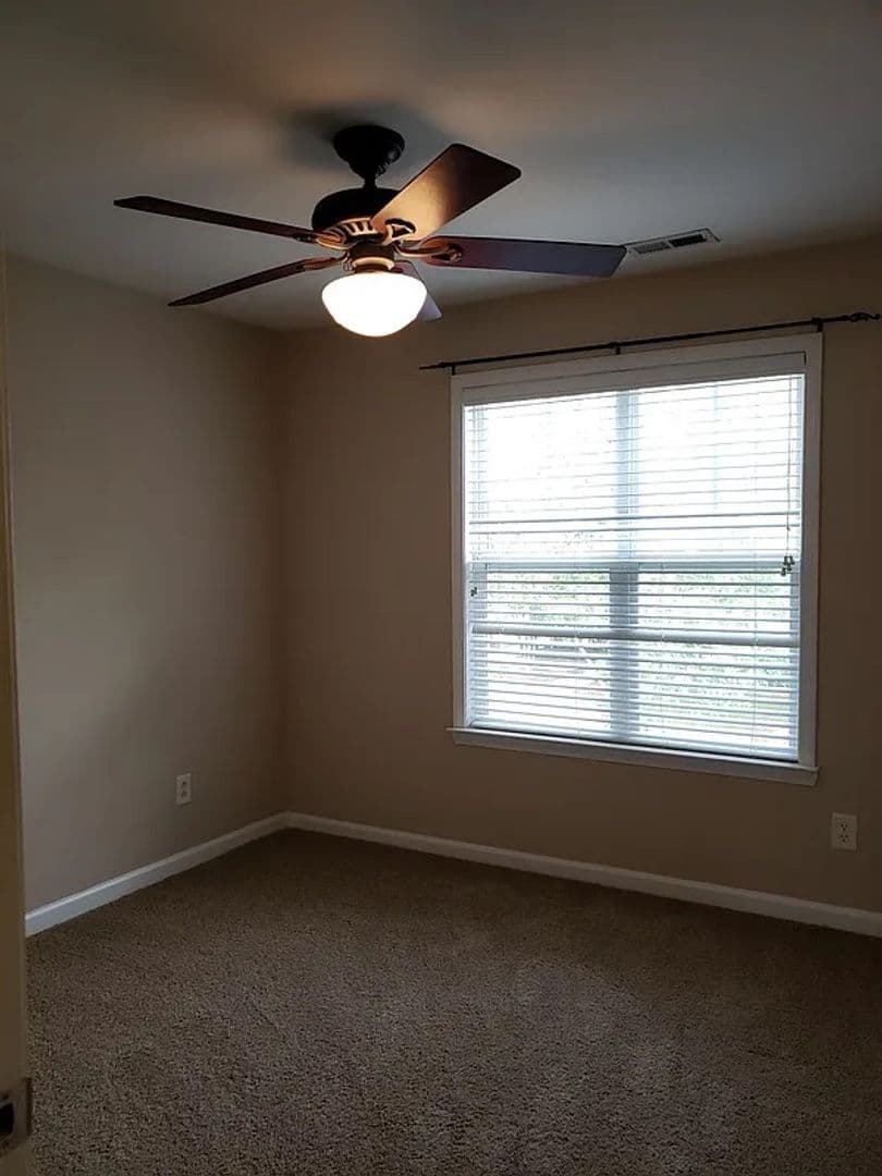 Charlotte House: 10318 McGoogan Ln