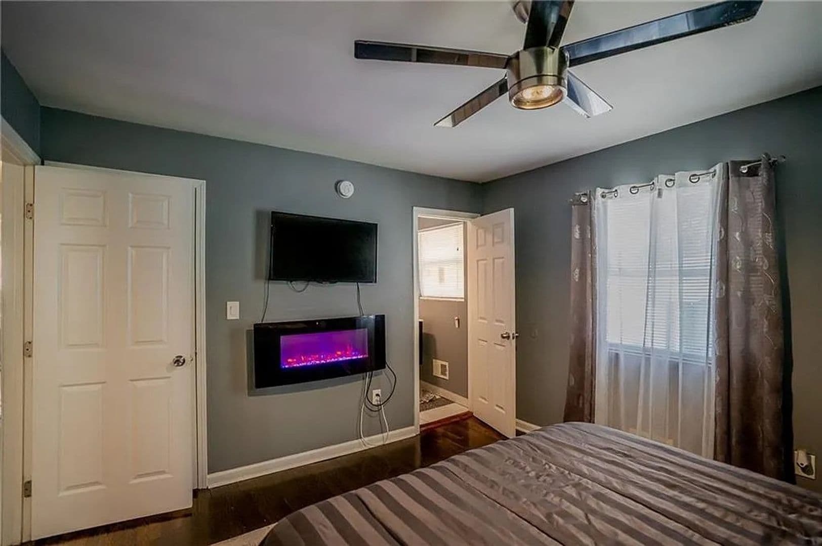 Atlanta House: 3052 Browns Mill Rd SE
