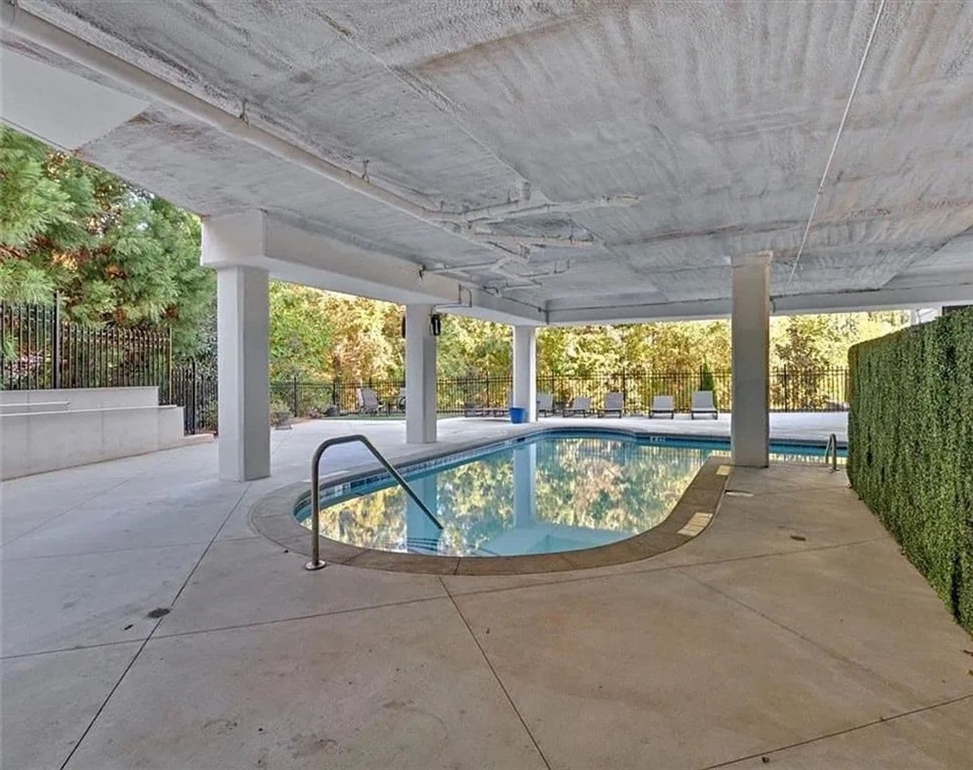 Atlanta House: 6890 Peachtree Dunwoody Rd NE