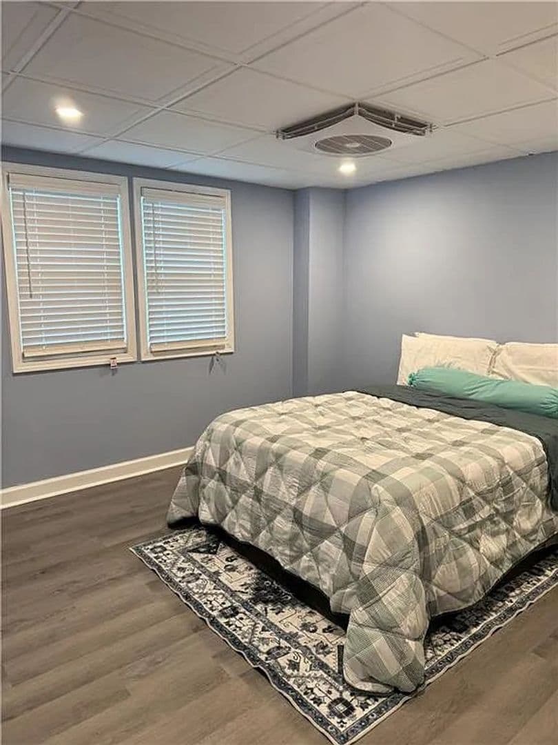 Duluth House: 4909 Glenwhite Dr