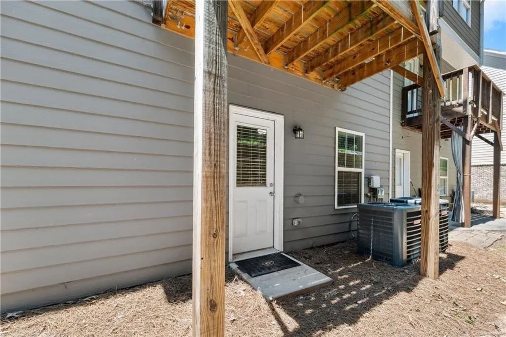 Buford House: 4202 Chatham Ridge Dr