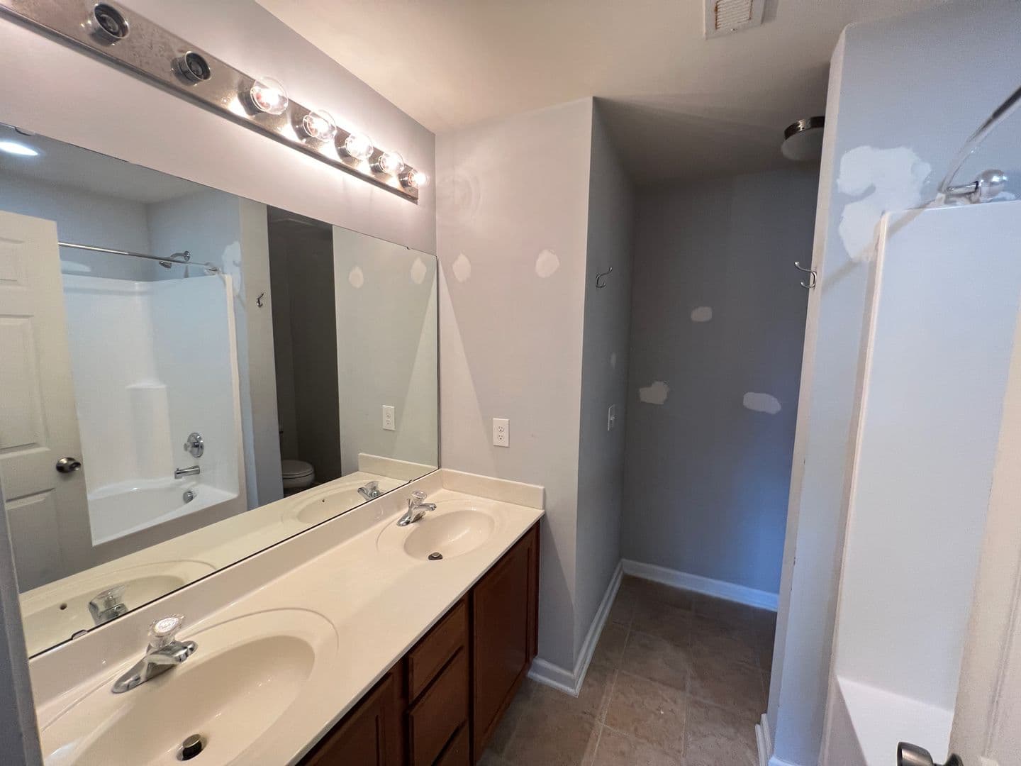 Cary House: 215 Dove Cottage Ln