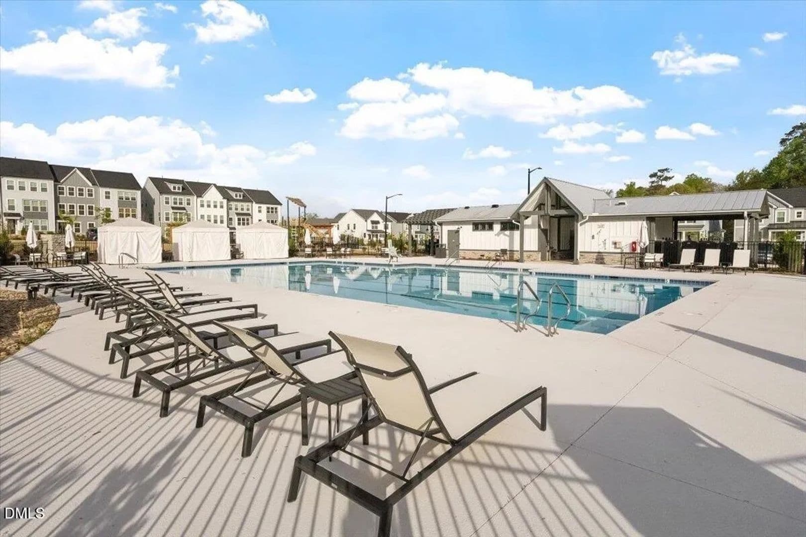 Knightdale House: 522 Billingshurst Wy