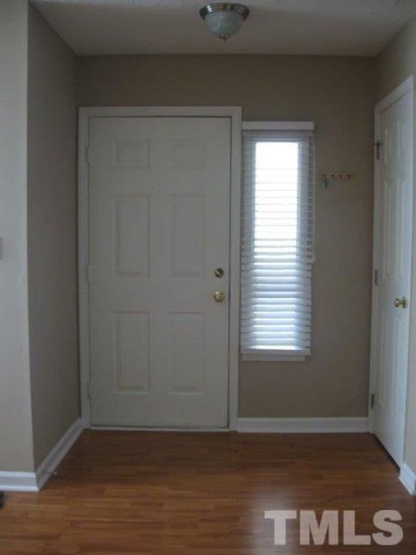 Raleigh House: 6111 Sunpointe Dr