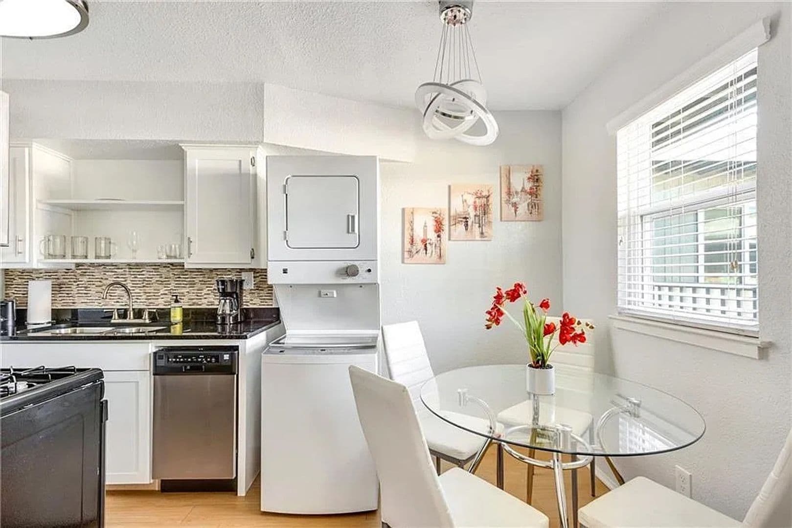 Austin House: 2401 Manor Rd