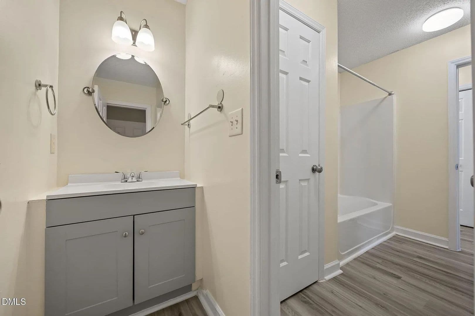 Raleigh House: 1627 Oakland Hills Way