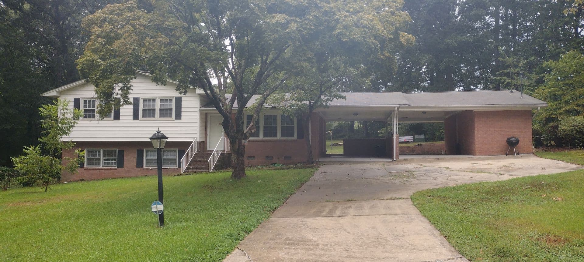 Raleigh House: 1809 Pinedale Dr