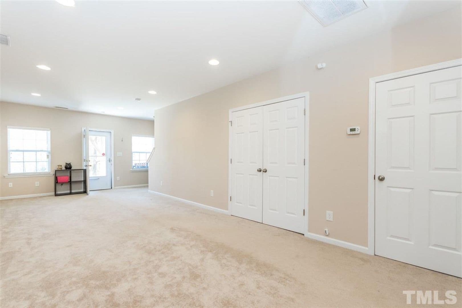 Raleigh House: 5355 Big Bass Dr
