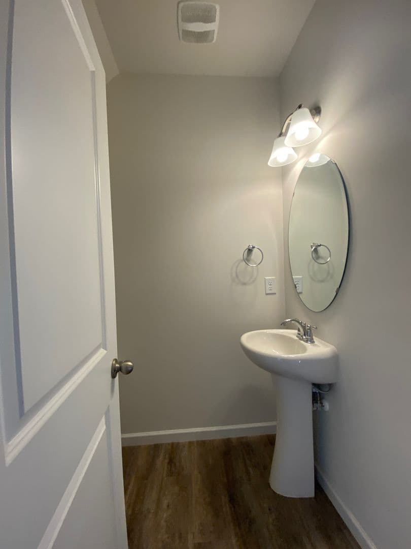 Belmont House: 1103 Johns Walk Way