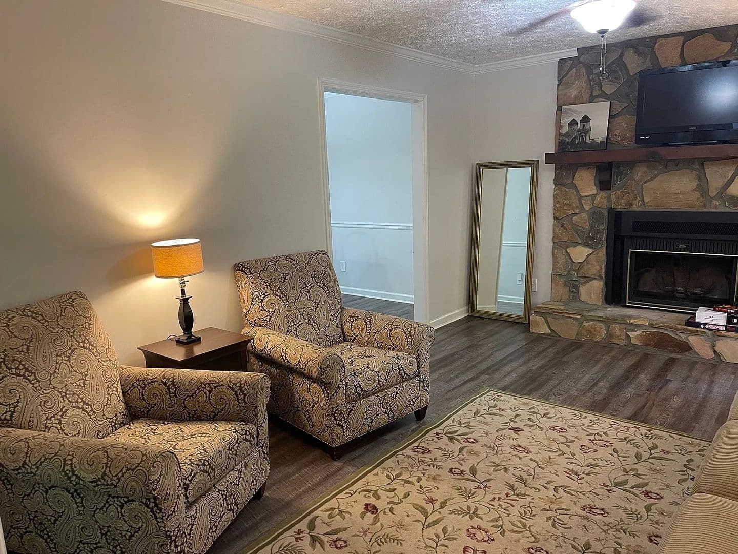 Kennesaw House: 3250 Stoney Acres Dr NW