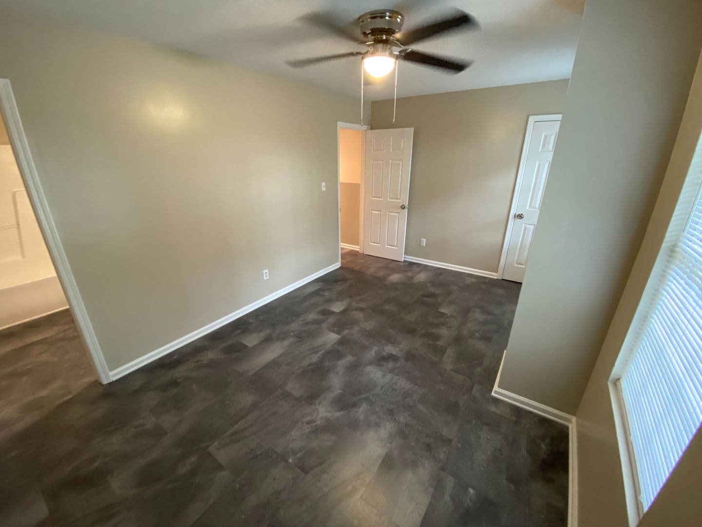 Raleigh House: 909 Bragg St
