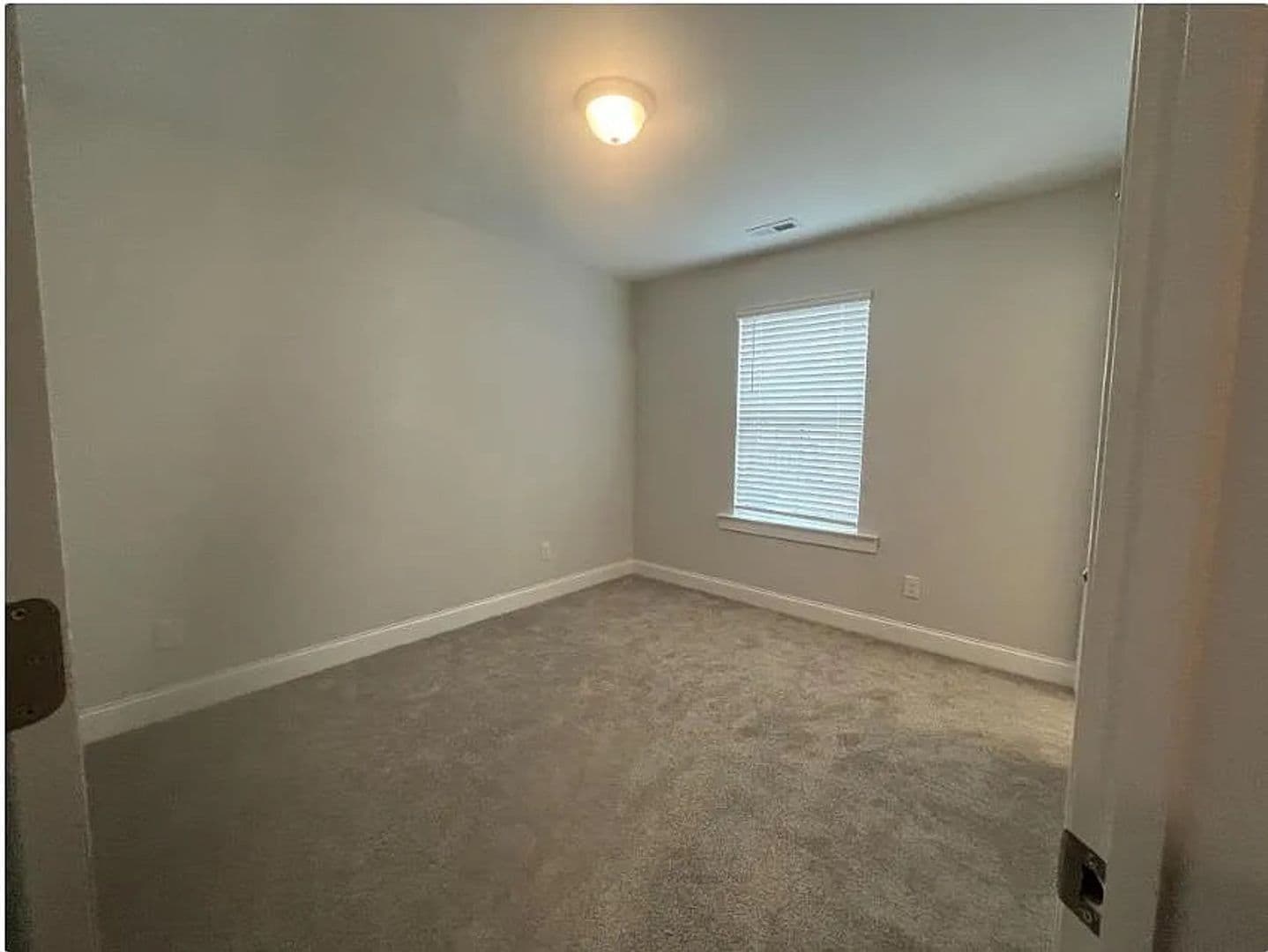 Apex House: 330 Old Grove Ln
