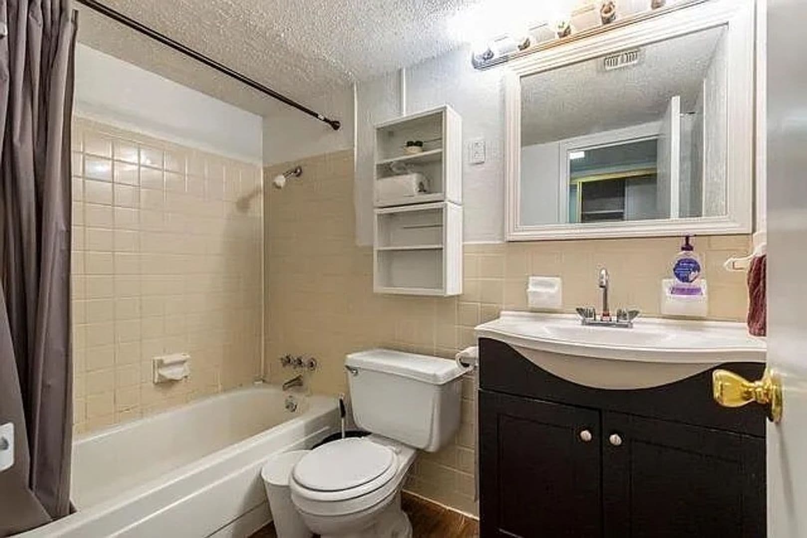 Austin House: 1800 Lavaca St