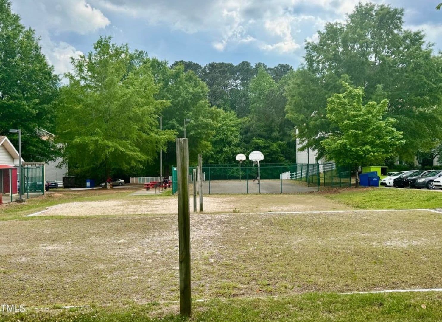 Raleigh House: 1411 Collegiate Cir