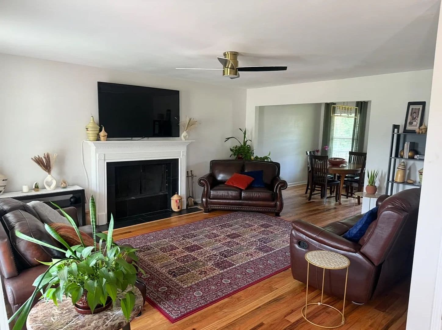 Kennesaw House: 3055 Kennesaw Dr
