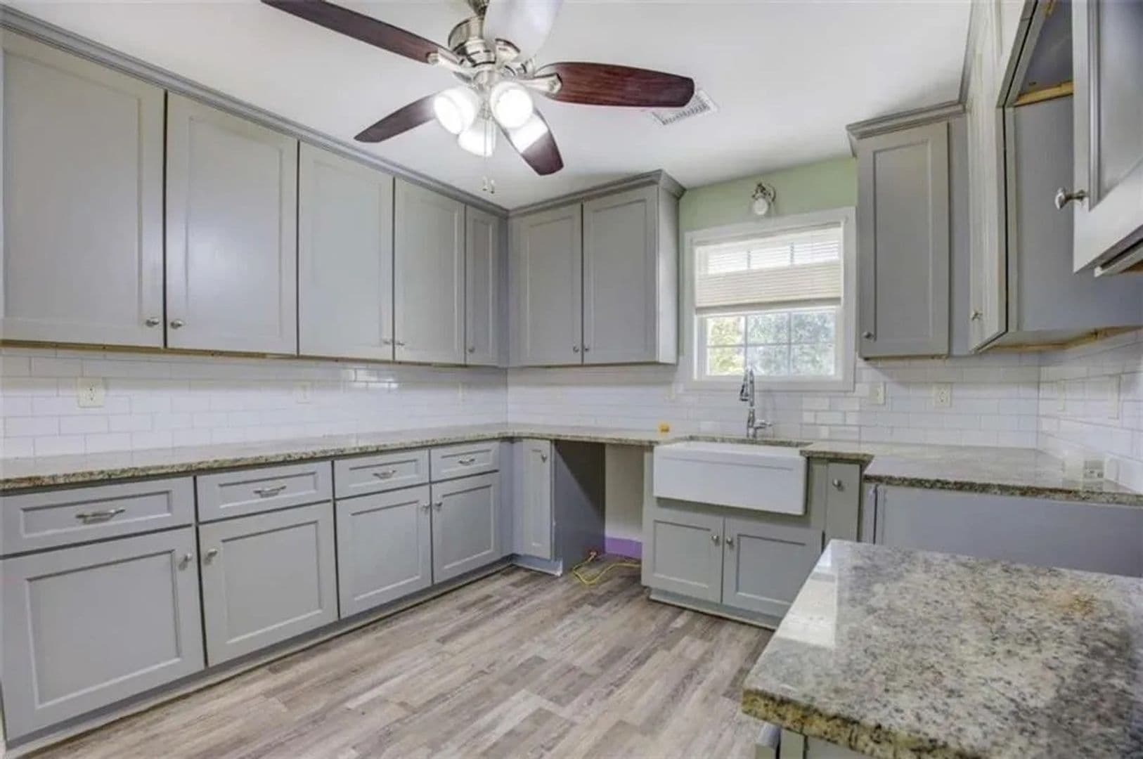 Covington House: 915 Navajo Trl