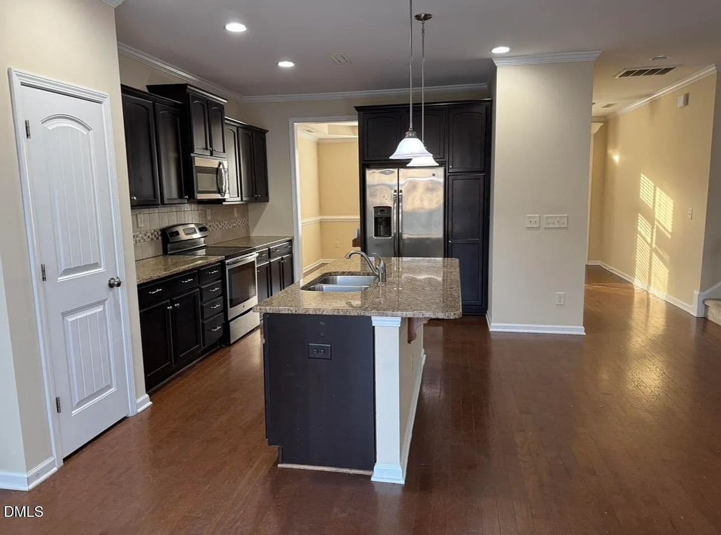 Raleigh House: 4248 Brintons Cottage St