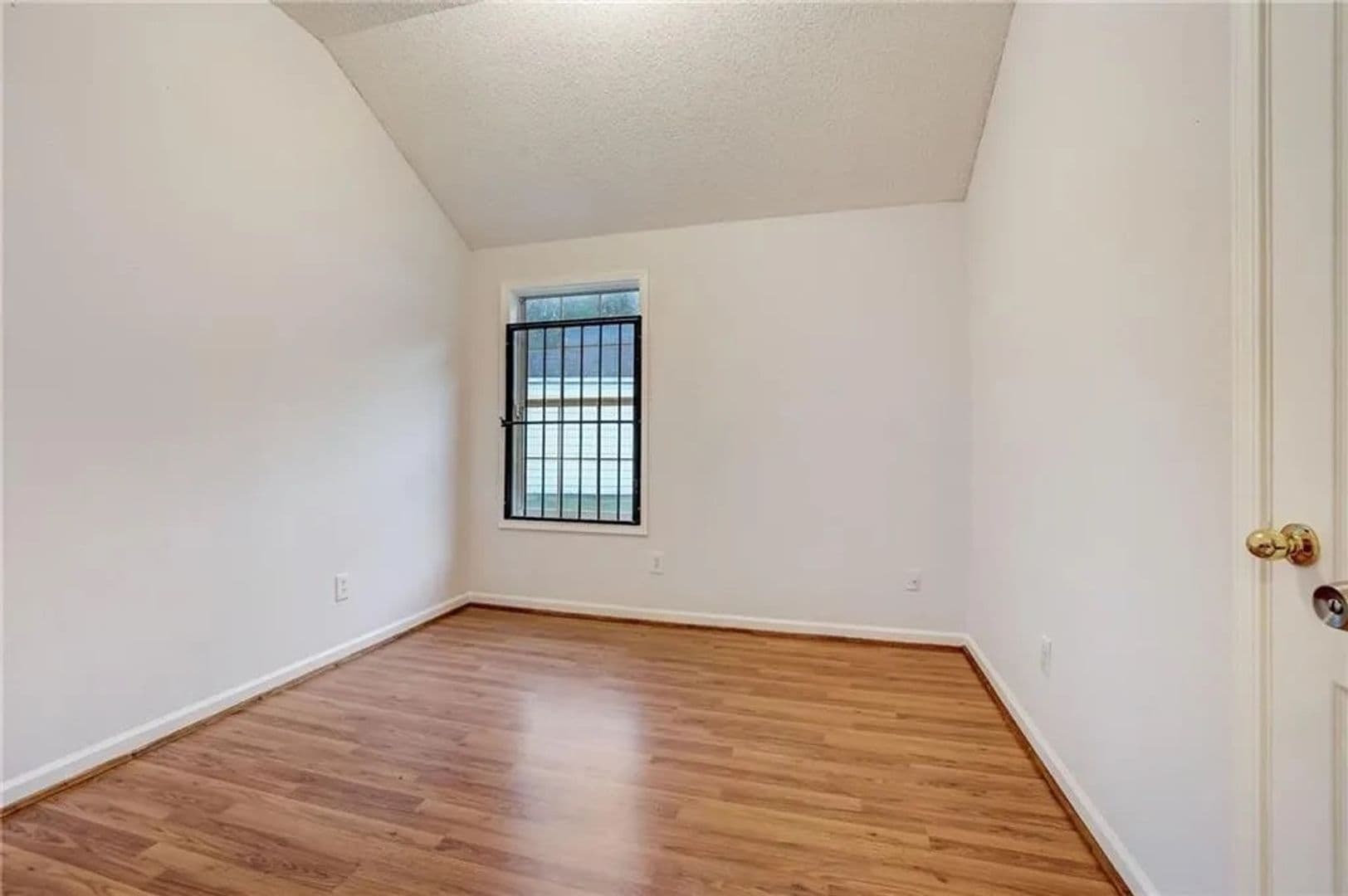 Union City House: 3865 Cypress Pointe Dr