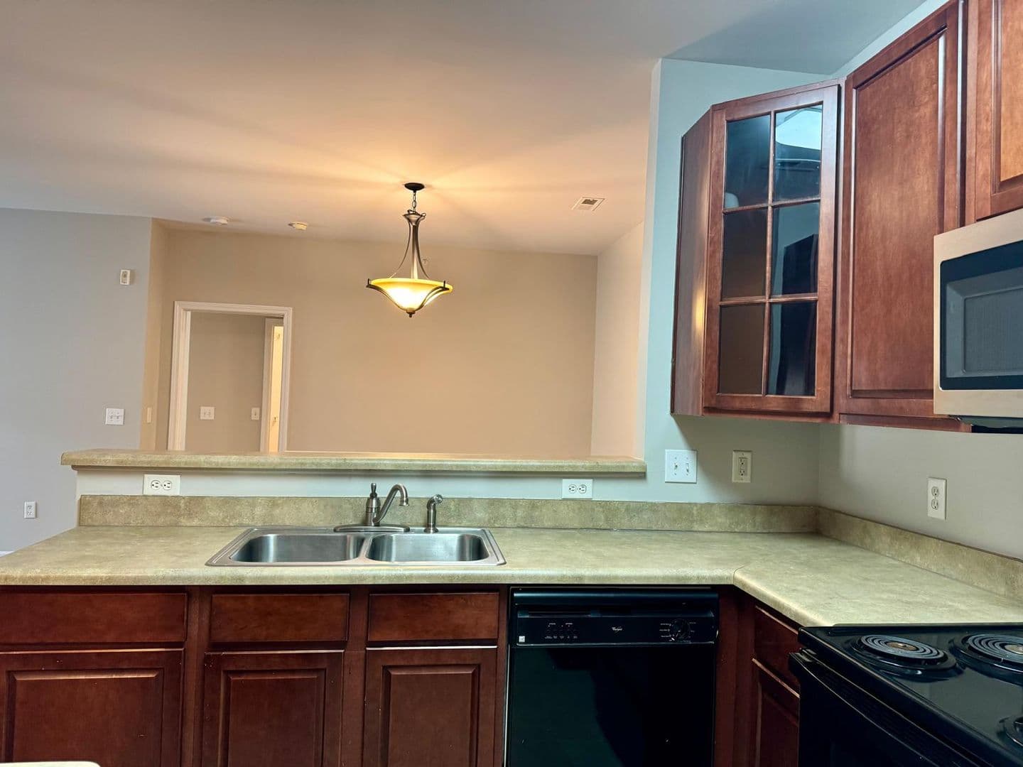 Charlotte House: 9823 Hyde Glen Ct