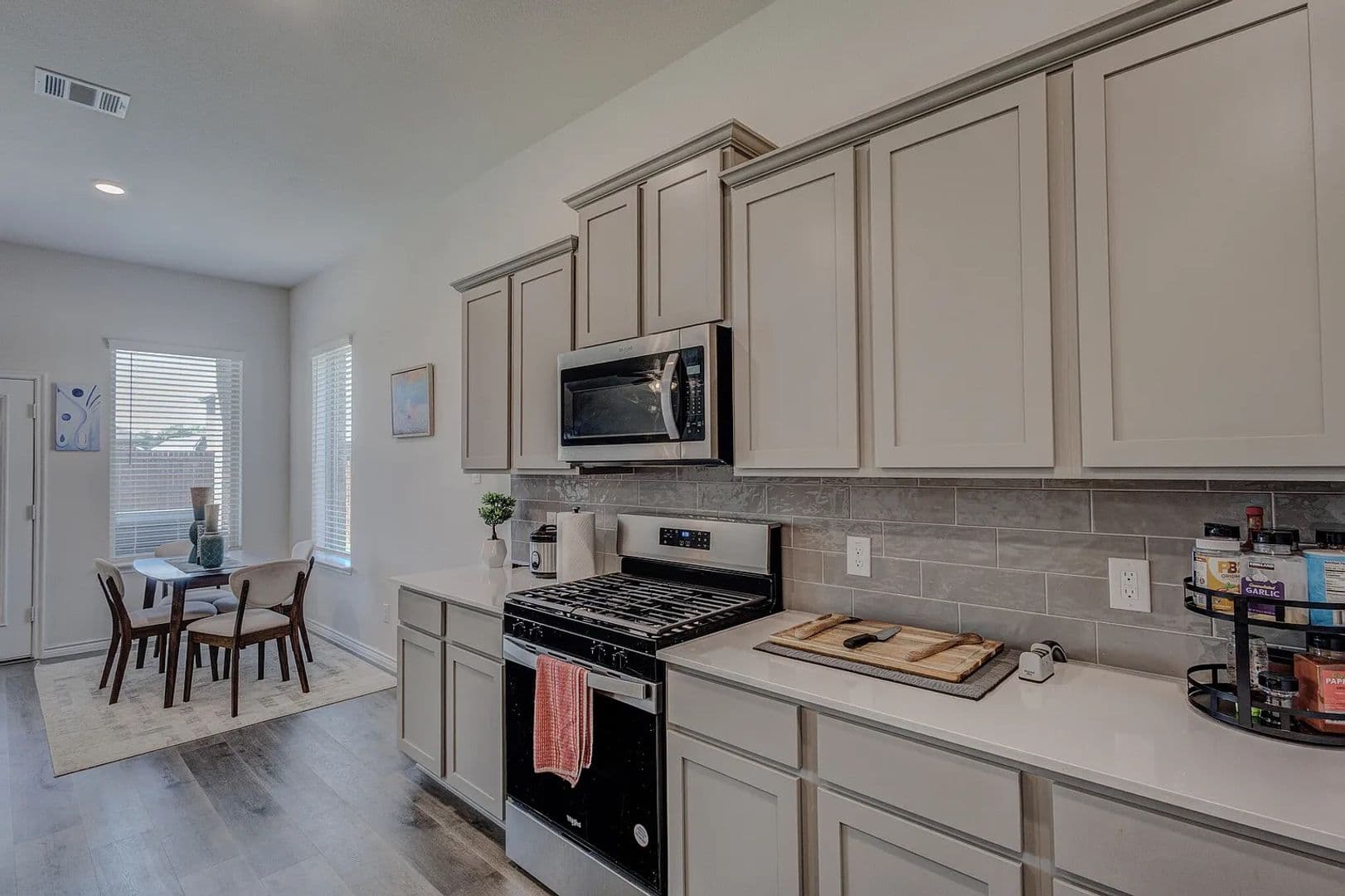 Garland House: 6993 Newby Ln