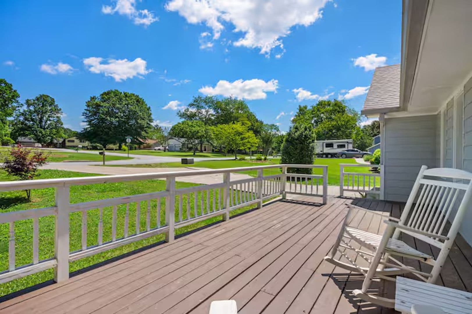 Lilburn House: 493 Greg Dr SW