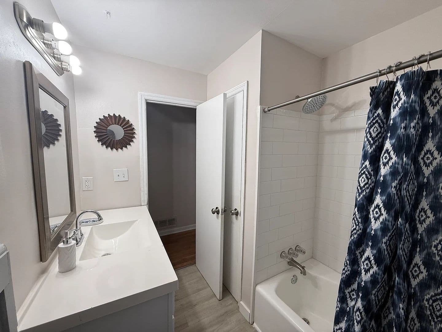 College Park House: 2652 Winthrop Rd