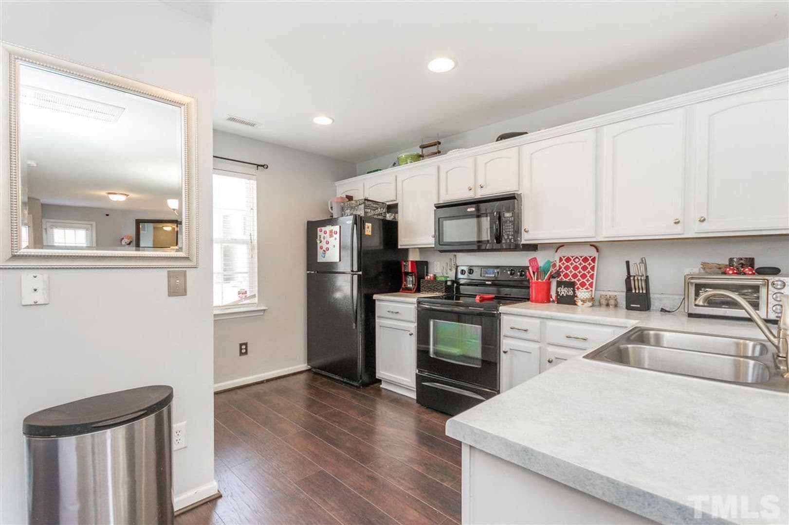 Raleigh House: 5355 Big Bass Dr