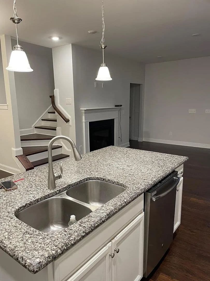 Durham House: 1330 Farm Pond Trail