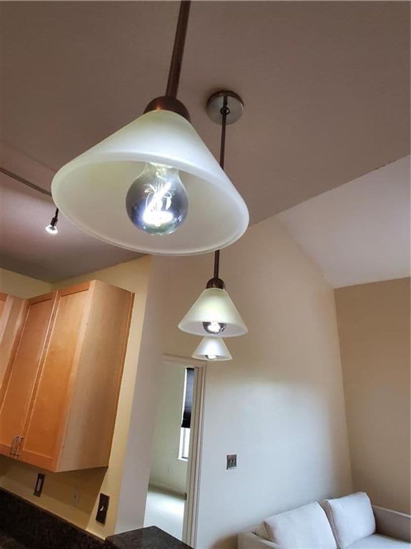 Atlanta House: 400 17th St NW