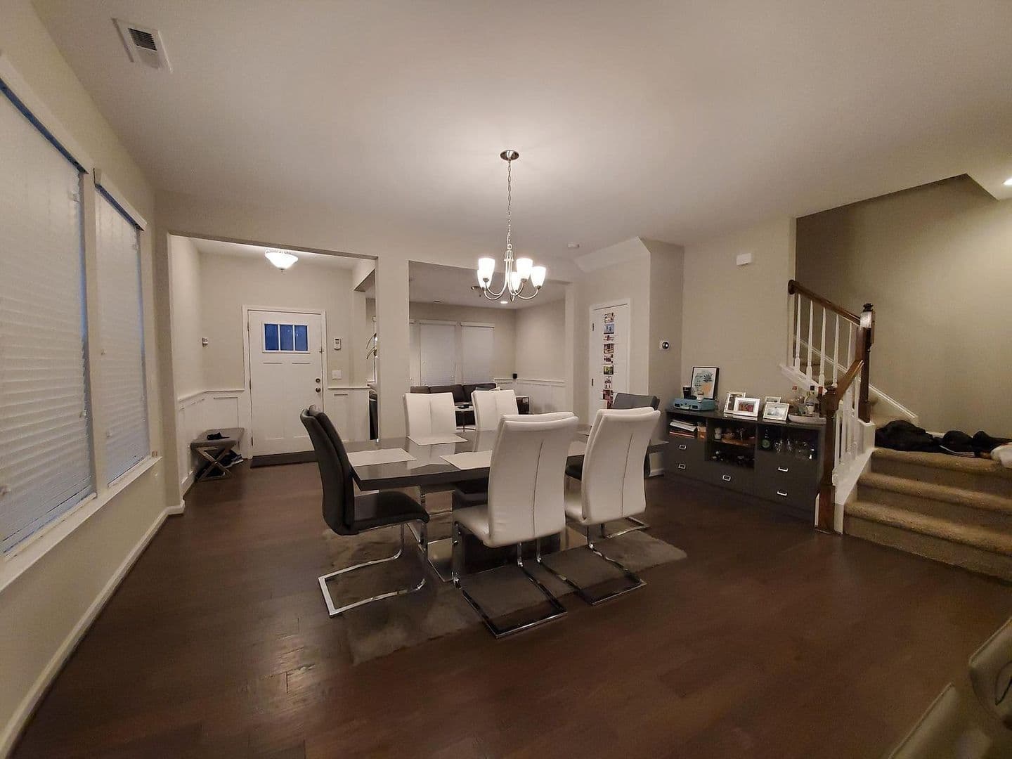 Durham House: 1013 Metropolitan Dr