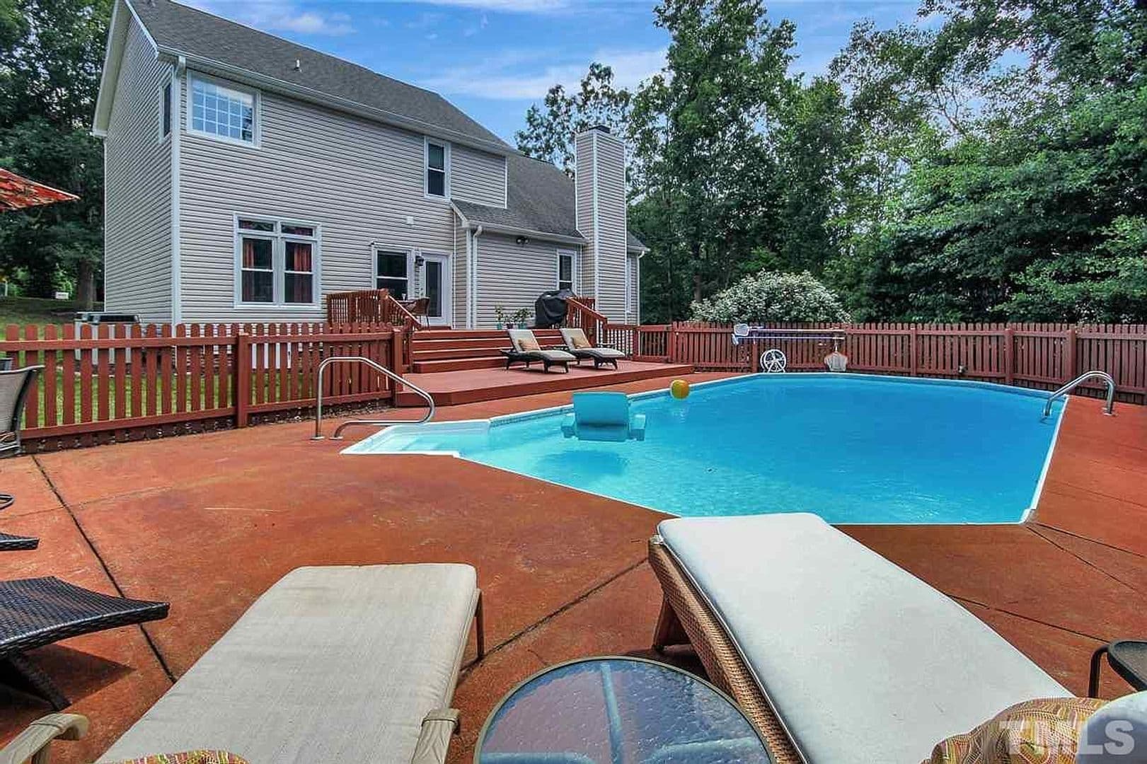 Raleigh House: 3209 Daingerfield Dr