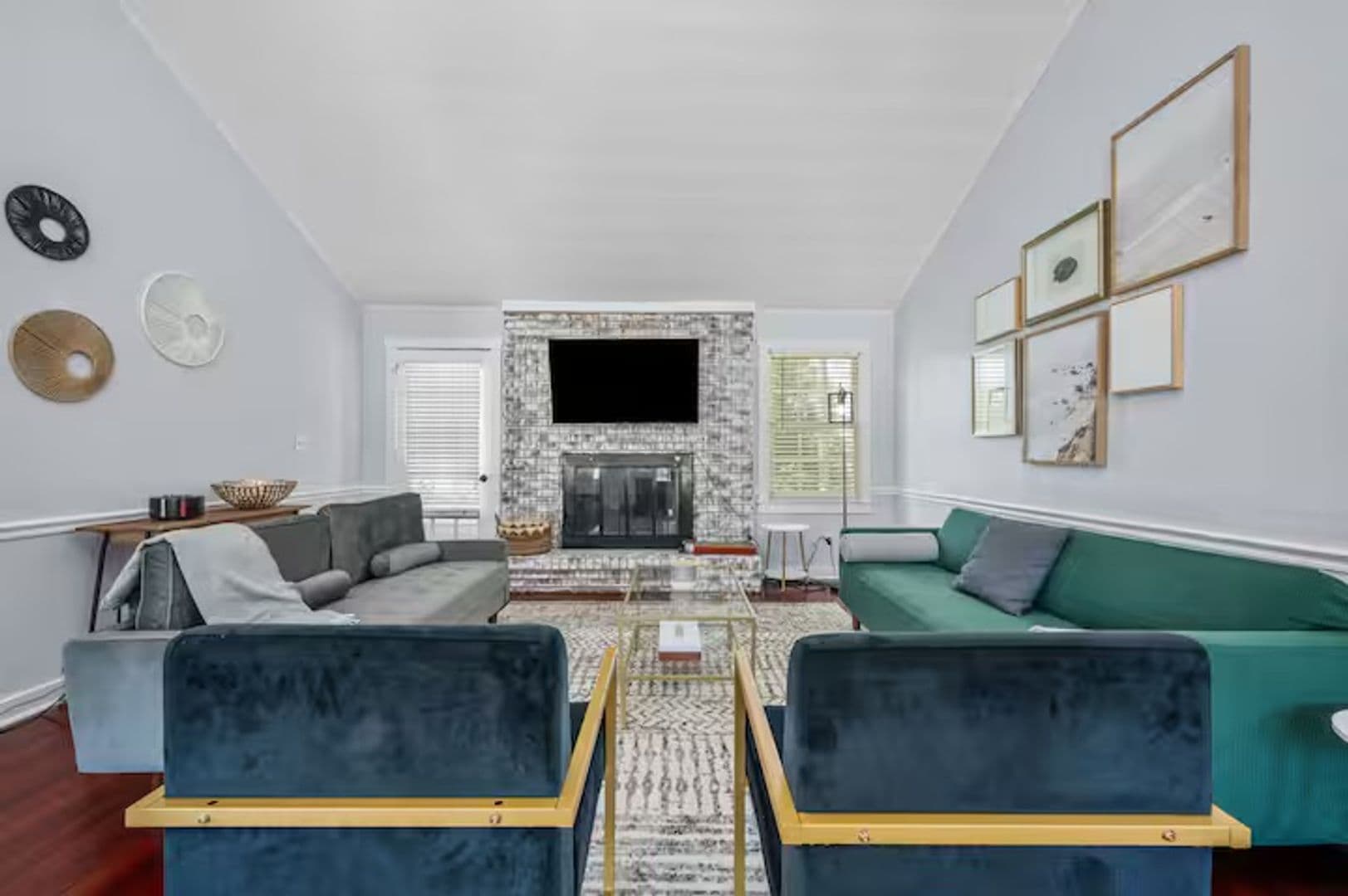 Lilburn House: 493 Greg Dr SW