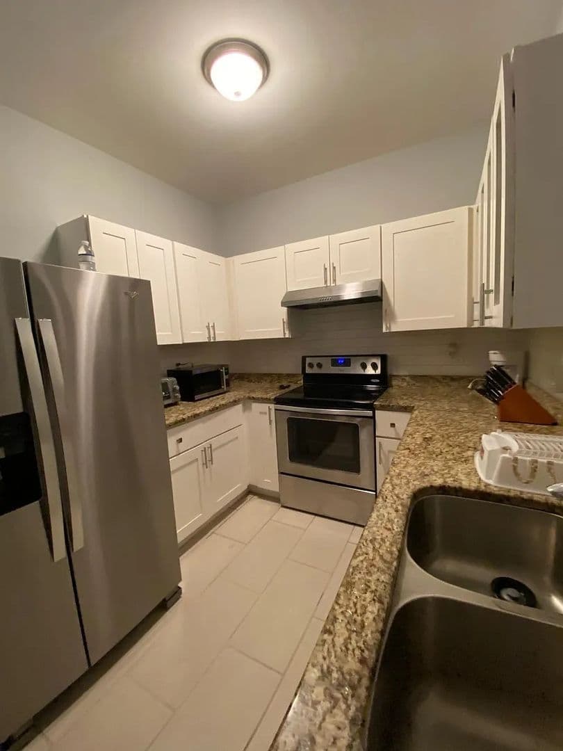 Atlanta House: 1121 Jones Ave