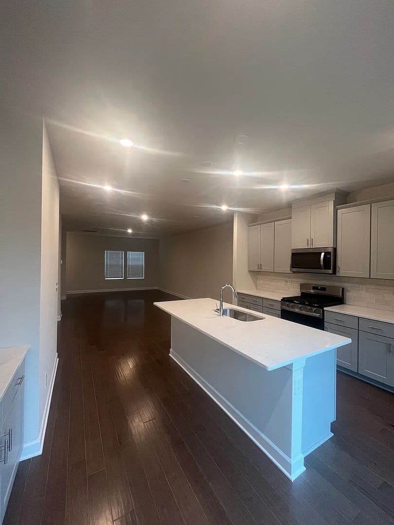 Charlotte House: 3714 Memorial Pkwy