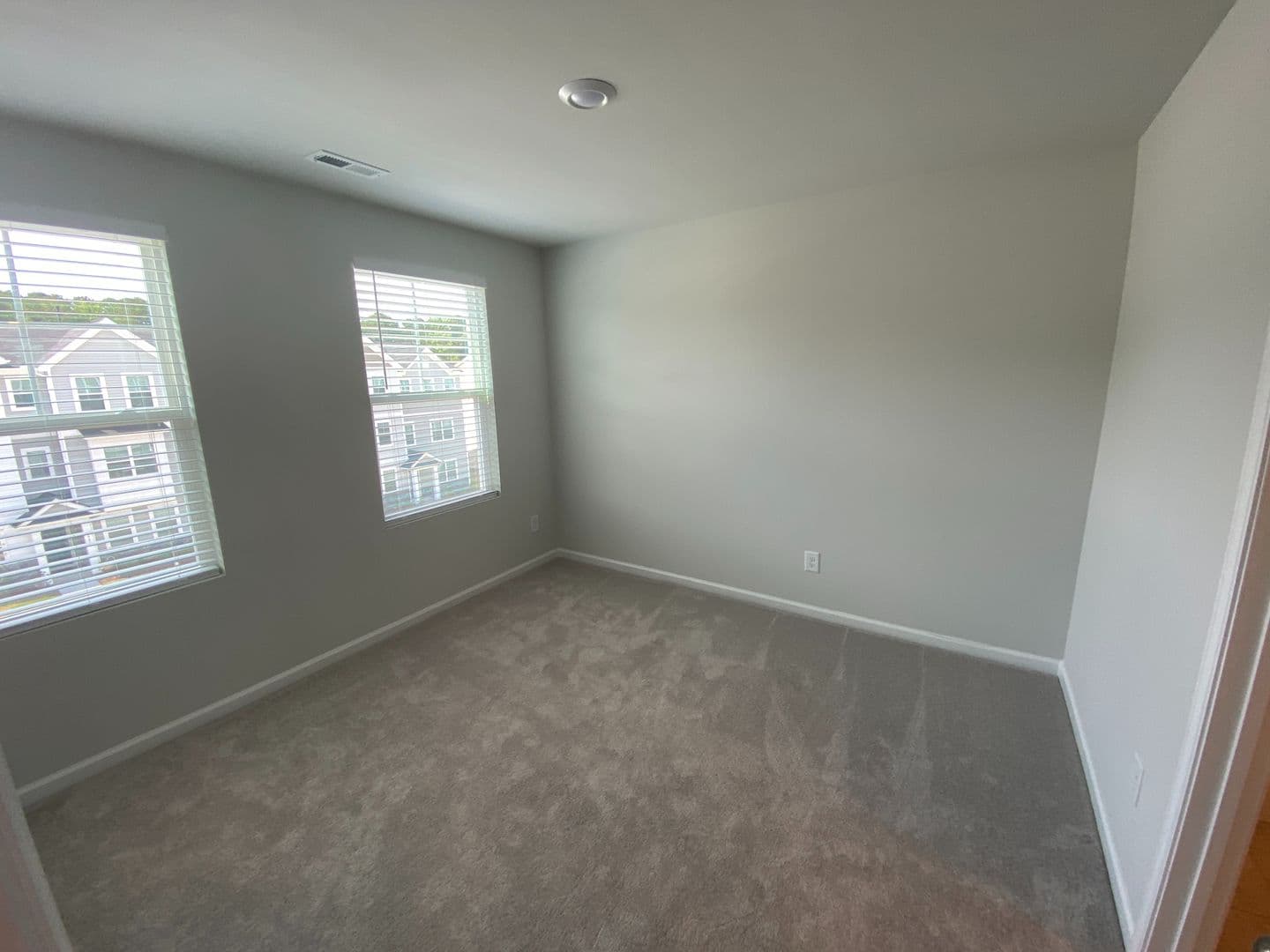 Raleigh House: 4938 Southern Magnolia Dr