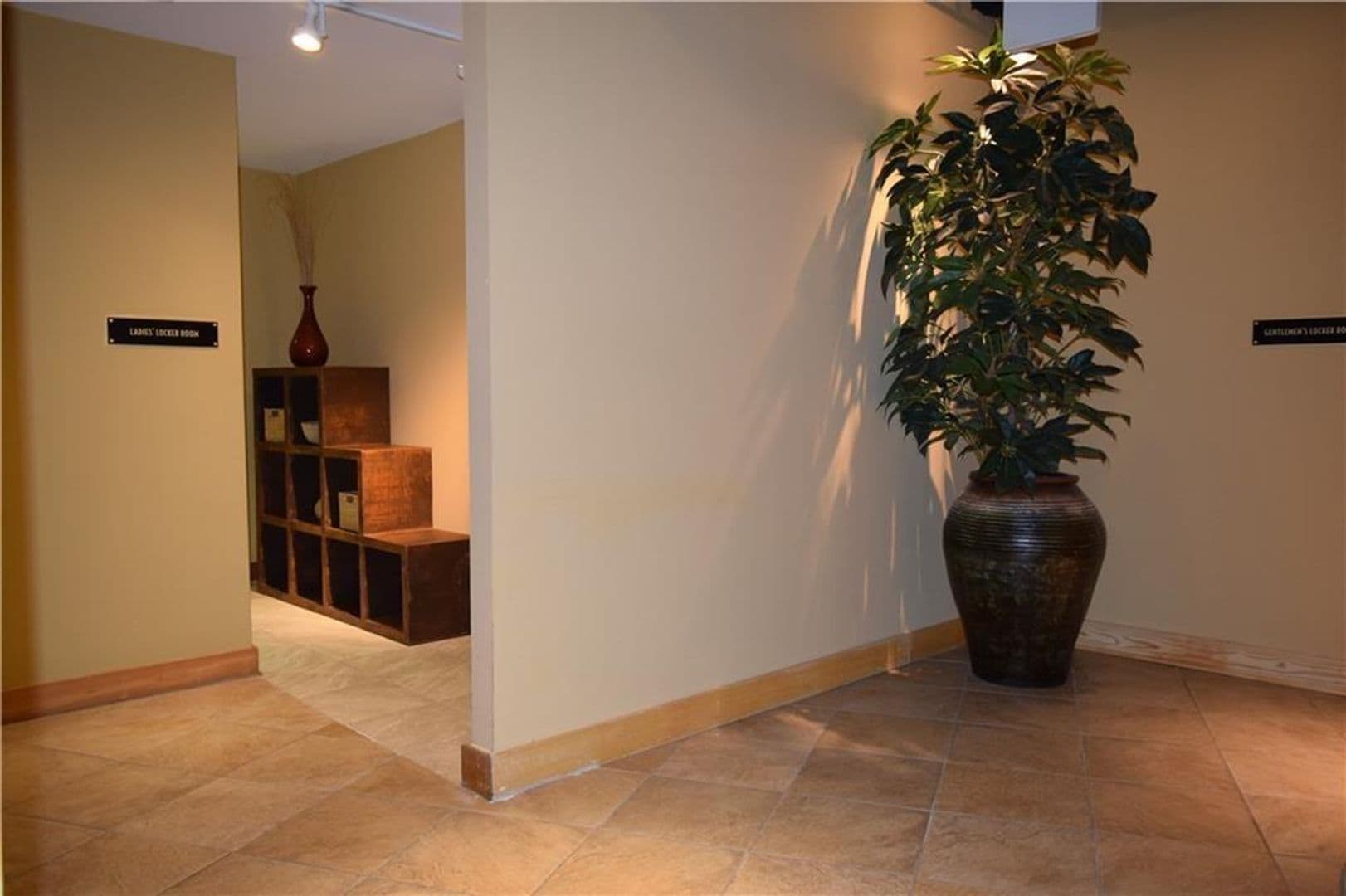 Atlanta House: 400 17th St NW