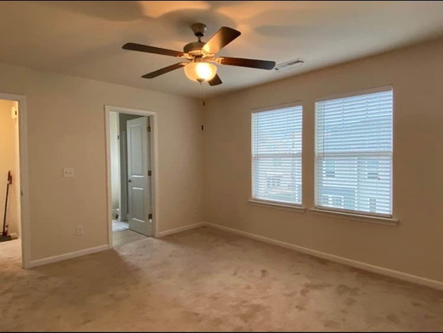 Charlotte House: 8517 Sharonbrook Dr