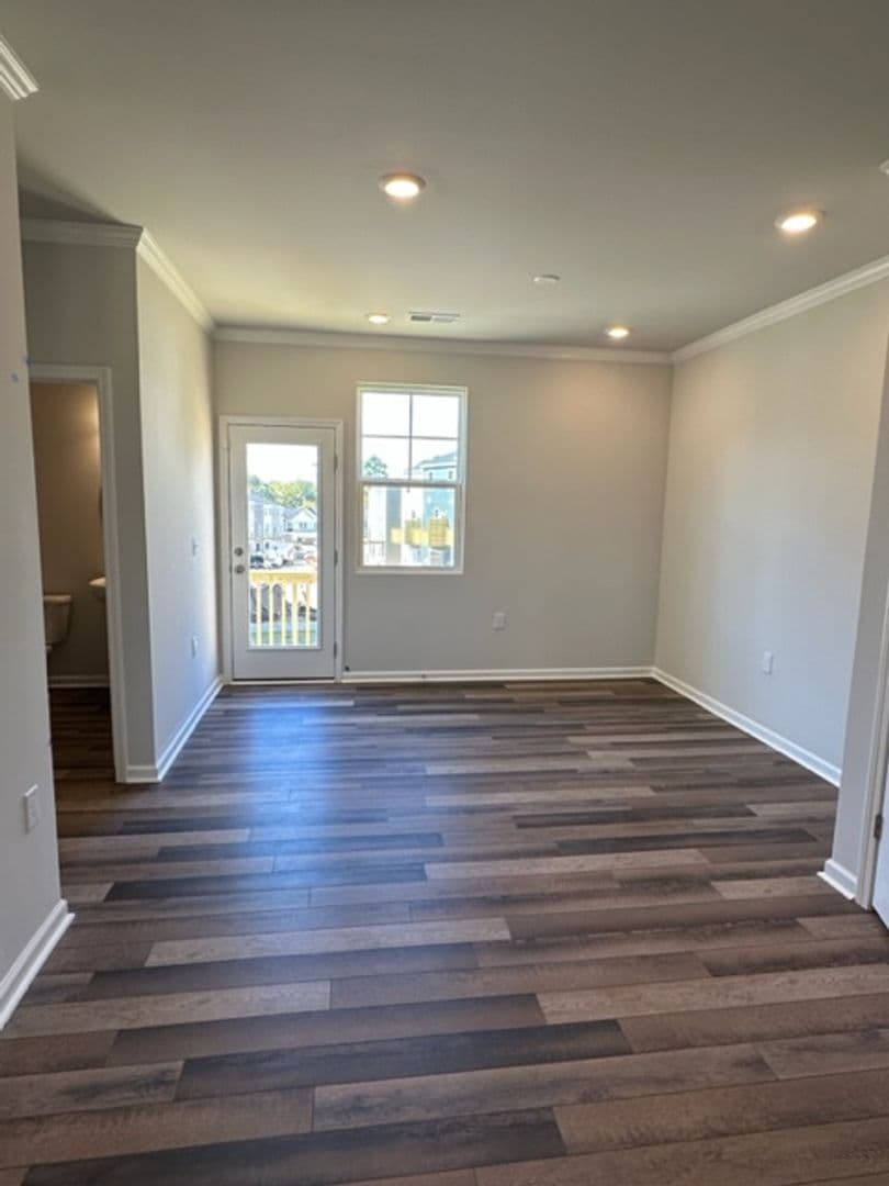 Apex House: 1642 Kipp Ln
