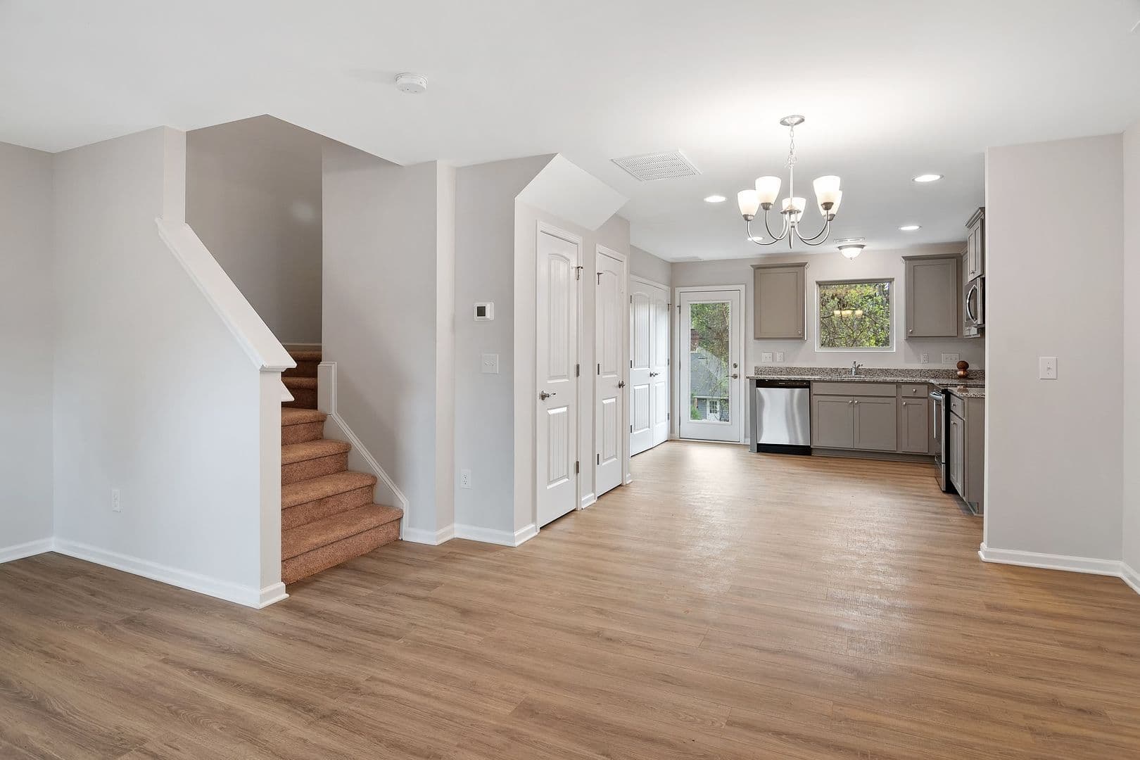 Raleigh House: 309 Switch St