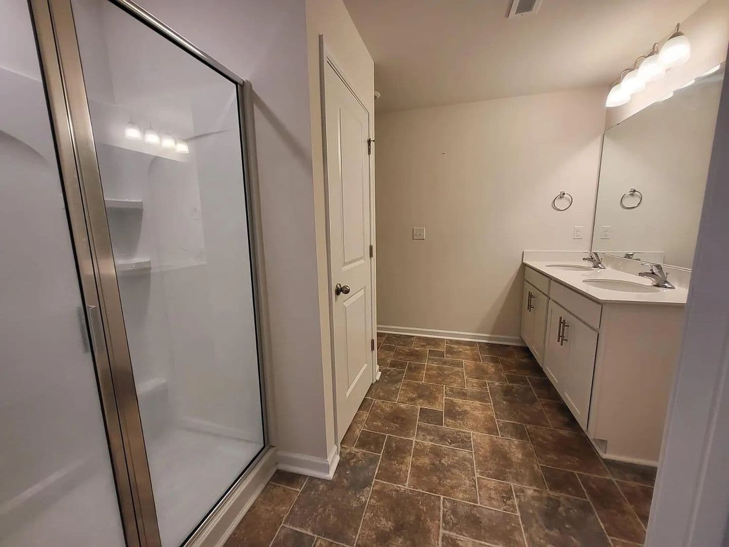 Charlotte House: 6103 Guildford Hill Ln