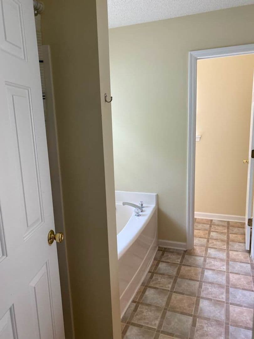 Durham House: 5547 Spindlewood Ct