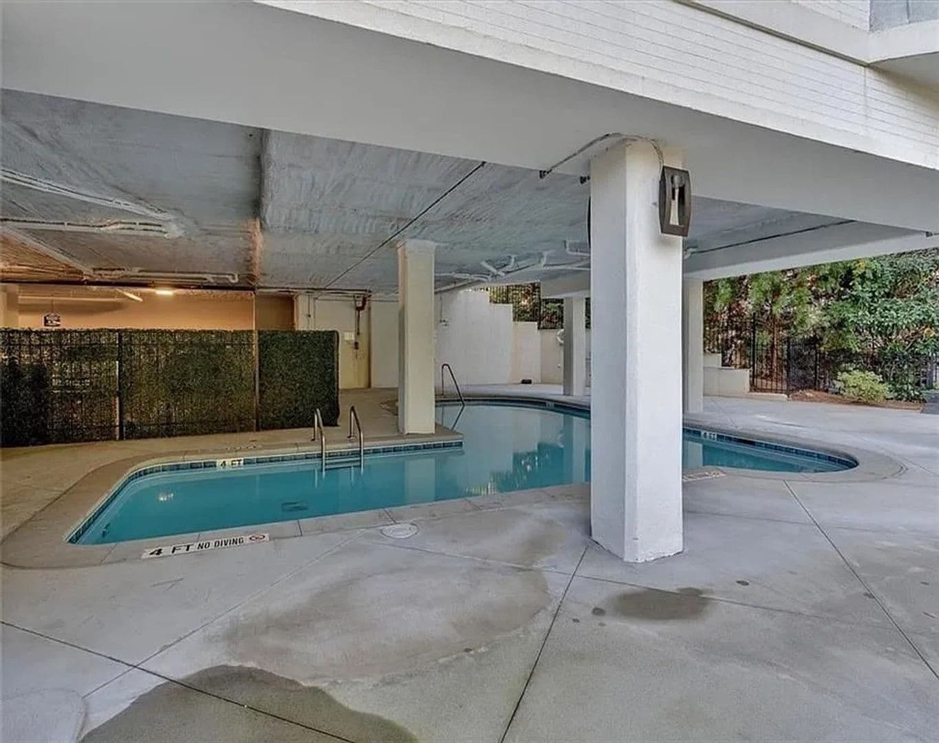 Atlanta House: 6890 Peachtree Dunwoody Rd NE