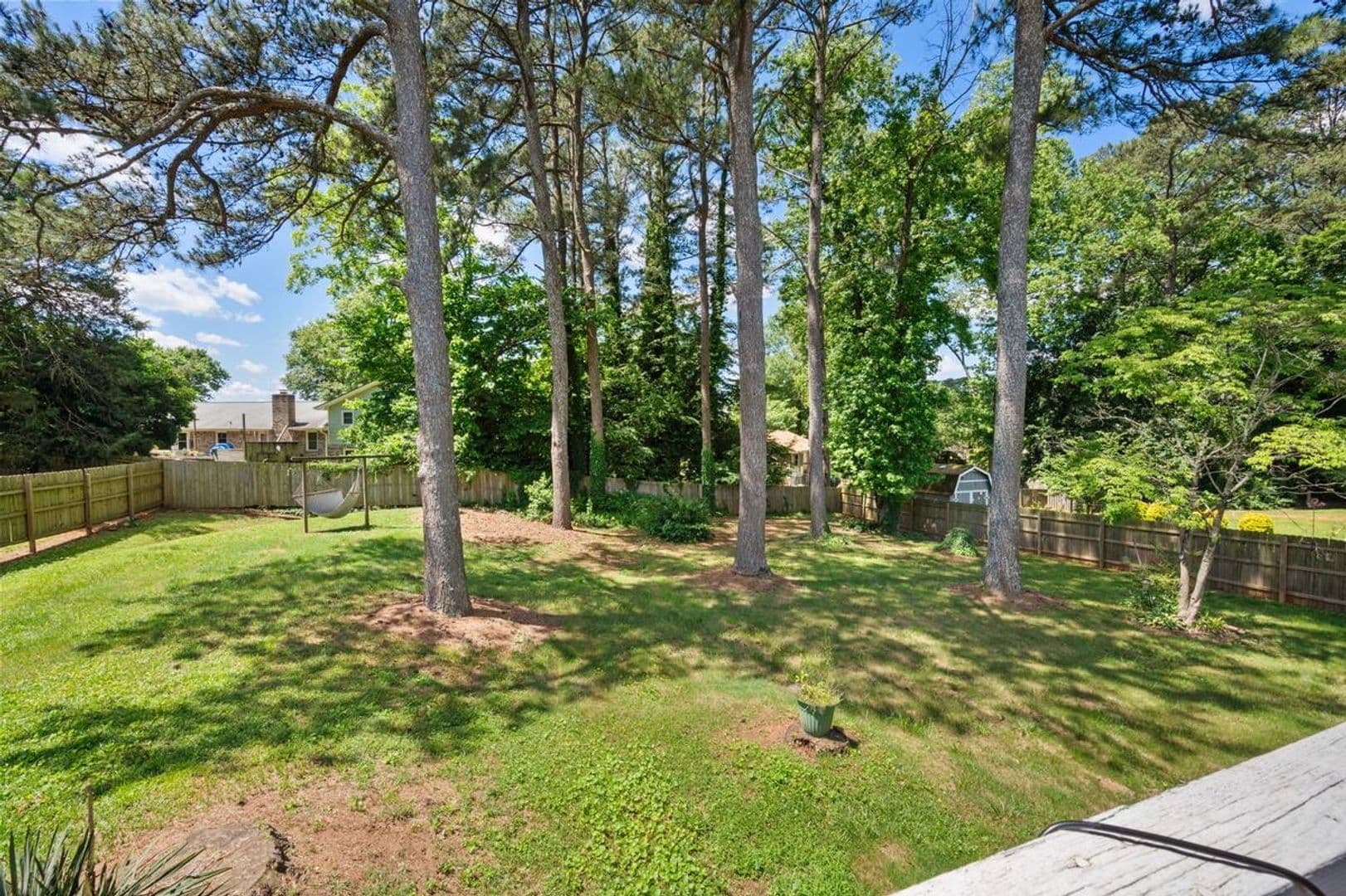 Lilburn House: 493 Greg Dr SW