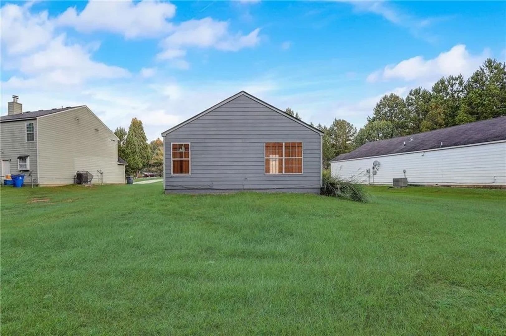 Union City House: 3865 Cypress Pointe Dr
