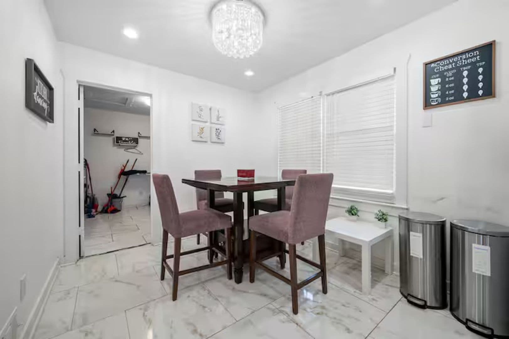 Lilburn House: 493 Greg Dr SW