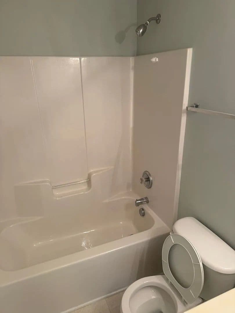 Charlotte House: 12429 Dunford St